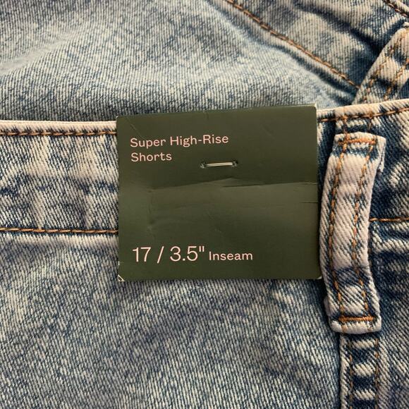 WILD‎ FABLE Denim Super High-Rise 3.5" Inseam Jean Shorts Size 17 - NWT - Picture 7 of 10
